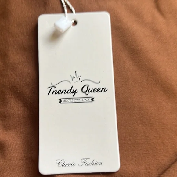 Top - Picture 2 of 3